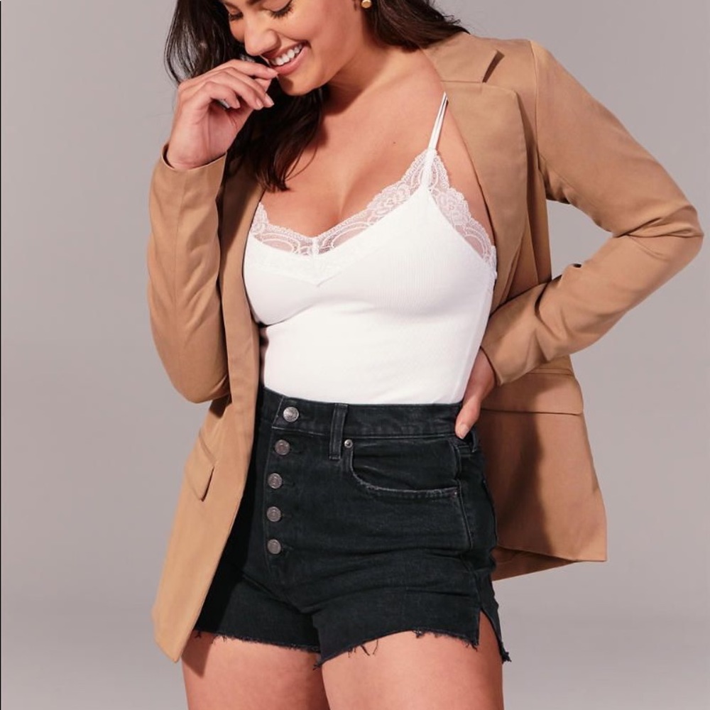 A&F Black High Rise Mom Short 26/2